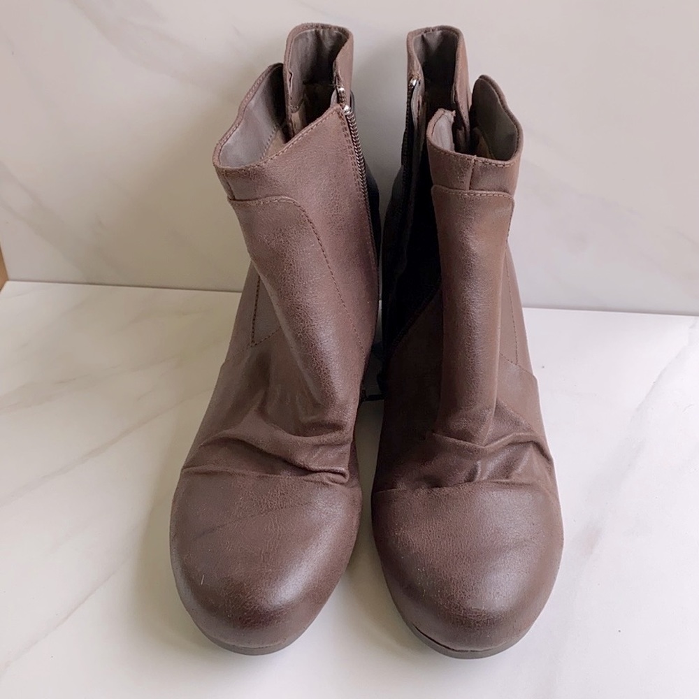Baretrap Women’s size 9.5 brown booties